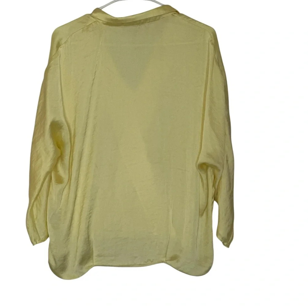 Philosophy Republic Clothing Shiny Yellow Blouse Medium NWOT Silky Polyester - Picture 2 of 5